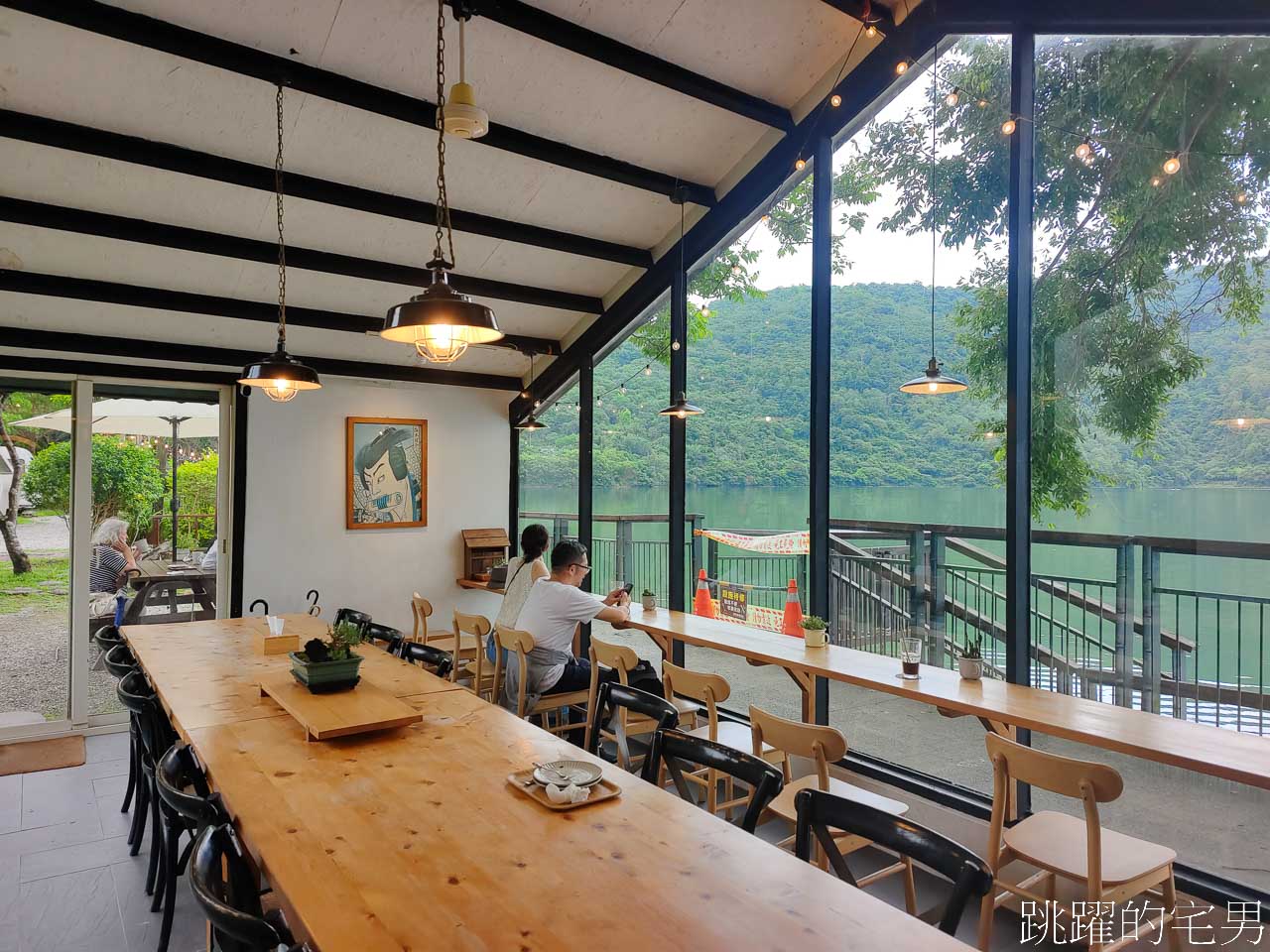 [花蓮鯉魚潭咖啡廳]黑屋cafe-湖景第一排花蓮咖啡廳，玻璃屋享受靜謐悠閒
