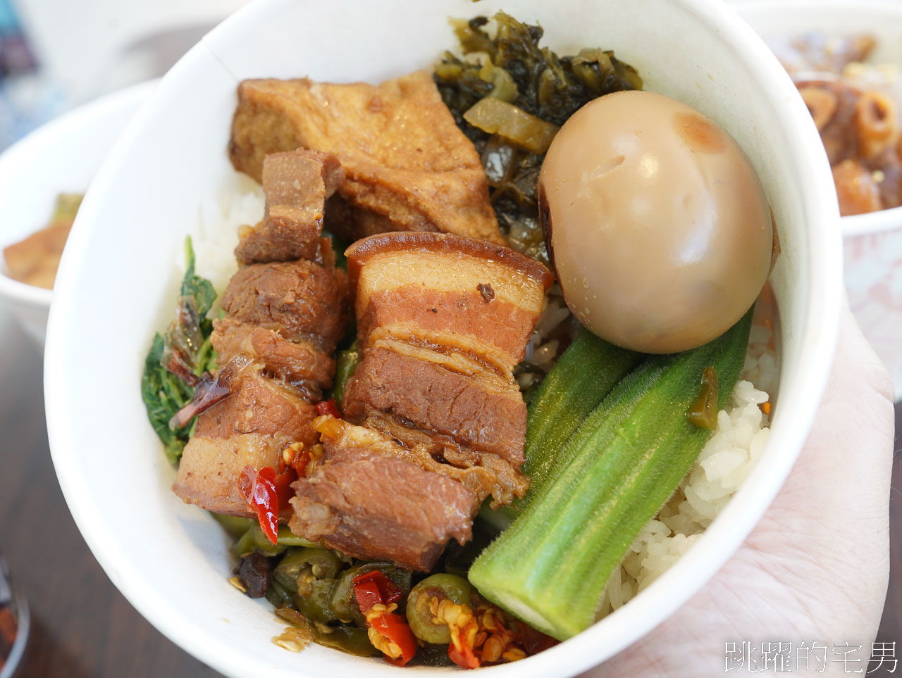 [花蓮美食]東傑茶園便當-茶行斜槓賣起花蓮平價便當，豬腳便當只要75元、控肉便當65元