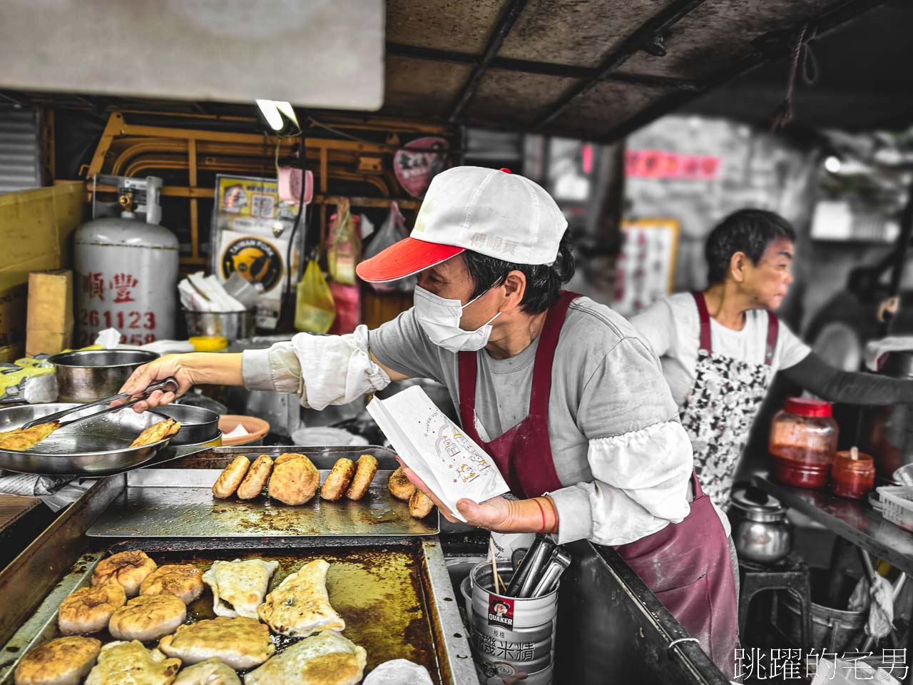 [花蓮小吃]969蔥油餅餡餅-20元就能買到韭菜盒餡餅，銅板價的小確幸，吉安黃昏市場前餡餅蔥油餅，吉安美食