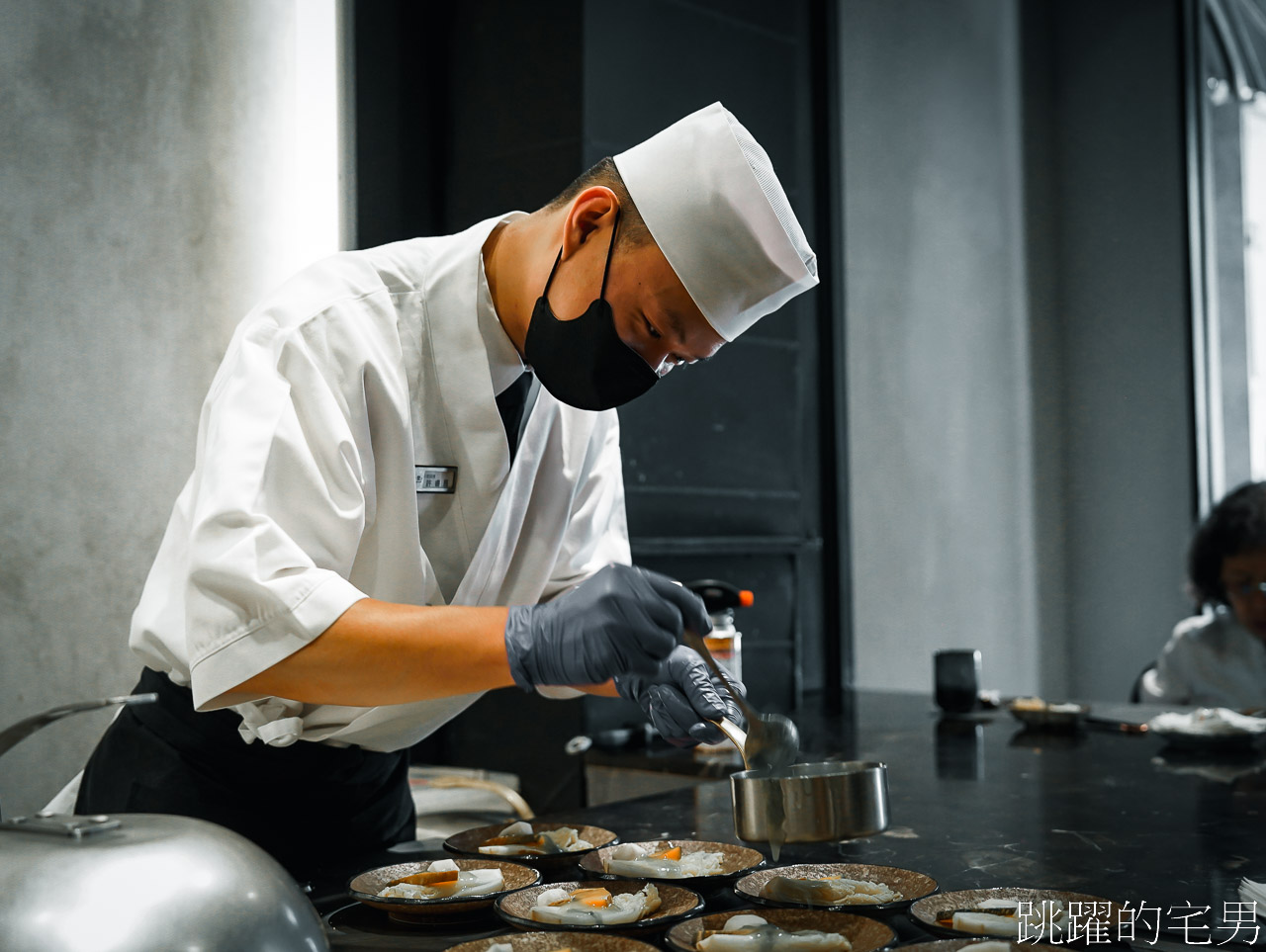 [台北鐵板燒]明水然·樂無菜單鐵板燒信義松菸店-台北一位難求無菜單鐵板燒，活龍蝦加日本A5和牛套餐1600元就能吃到，信義區美食