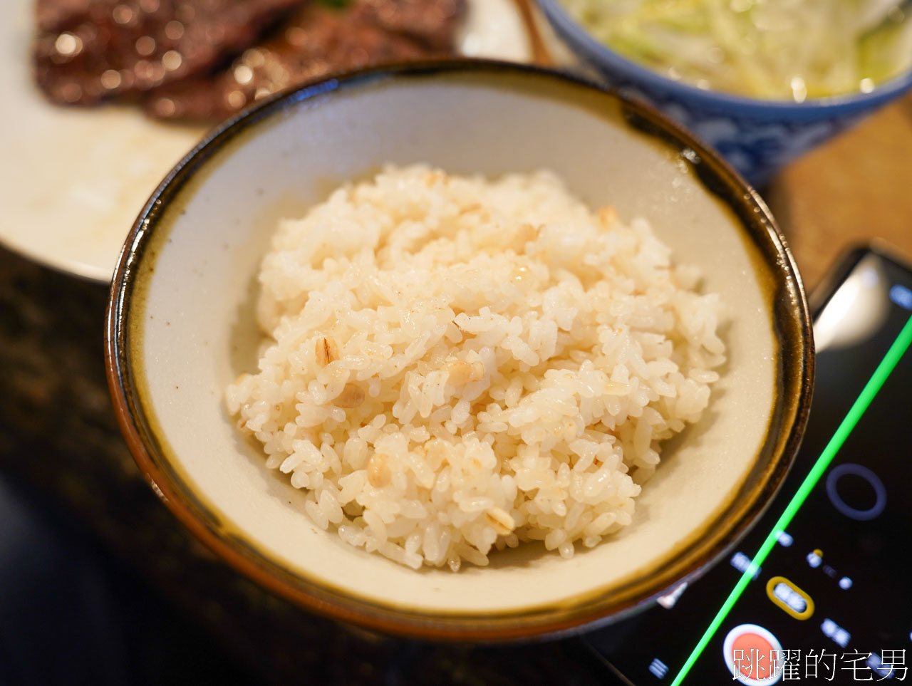 [宮城仙台美食推薦]旨味太助-陰錯陽差的美味，老師傅烤牛舌滿滿炭香，每片都有不一樣口感，太好吃啦，仙台牛舌推薦必吃!