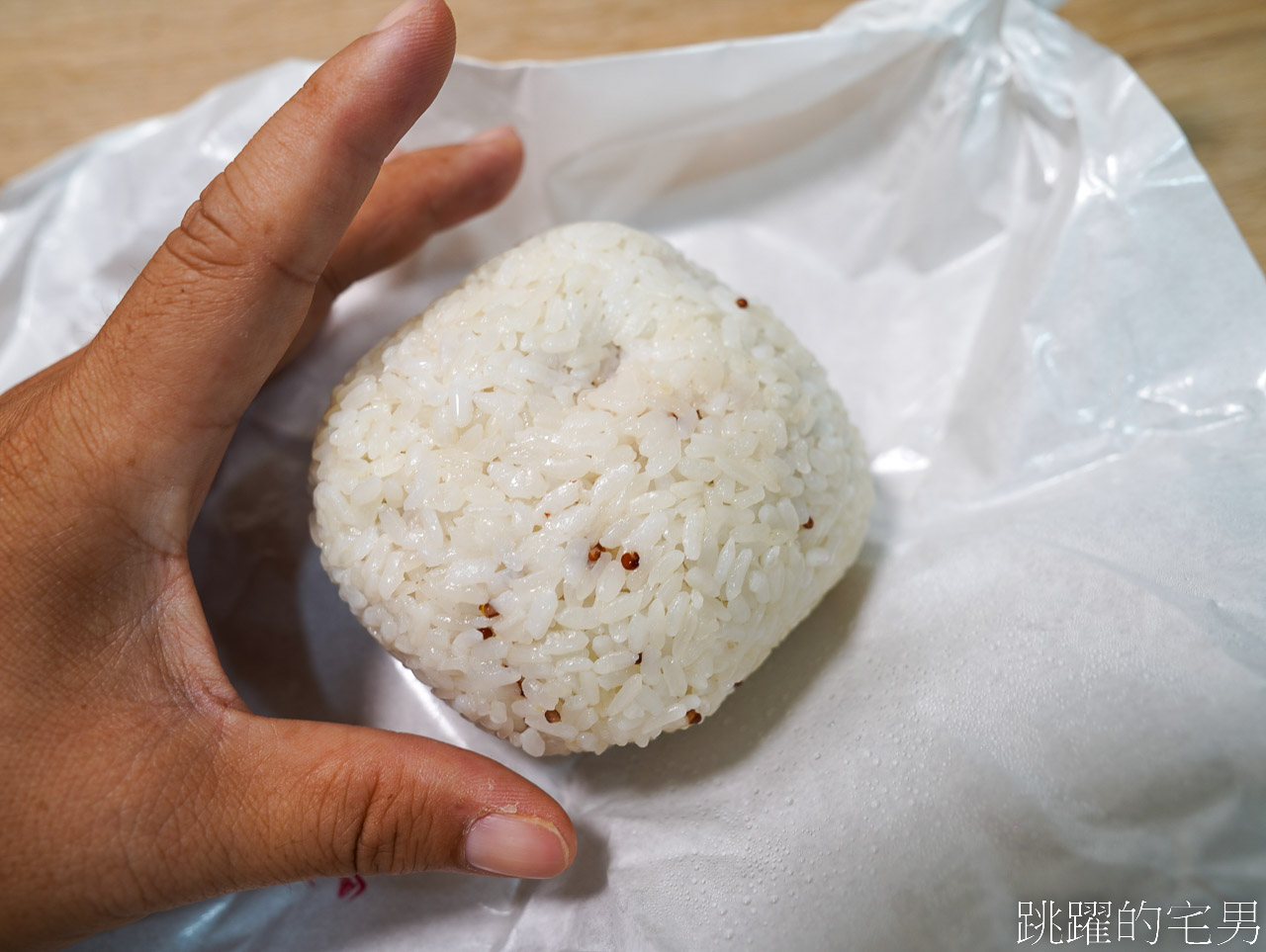 [花蓮飯糰]飯糰店Rice Ball Store-鹹蛋黃飯糰好吃有特色，半熟蛋超爽，連食尚玩家都來拍的花蓮早餐