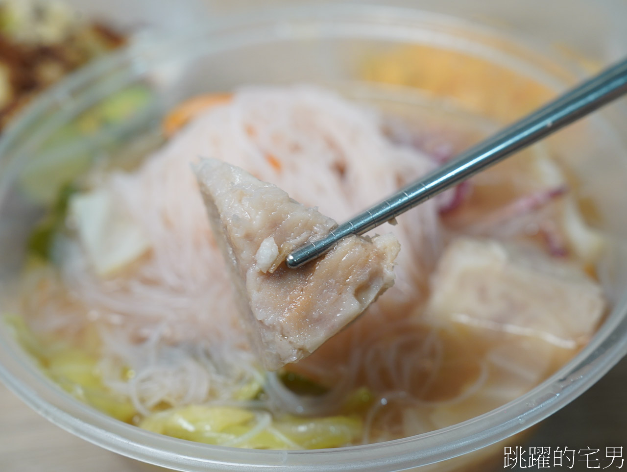 [吉安美食]成深澳港鎖管米粉湯-一咬下滿滿鮮味，還有古早味蒸蛋飯，花蓮小卷米粉