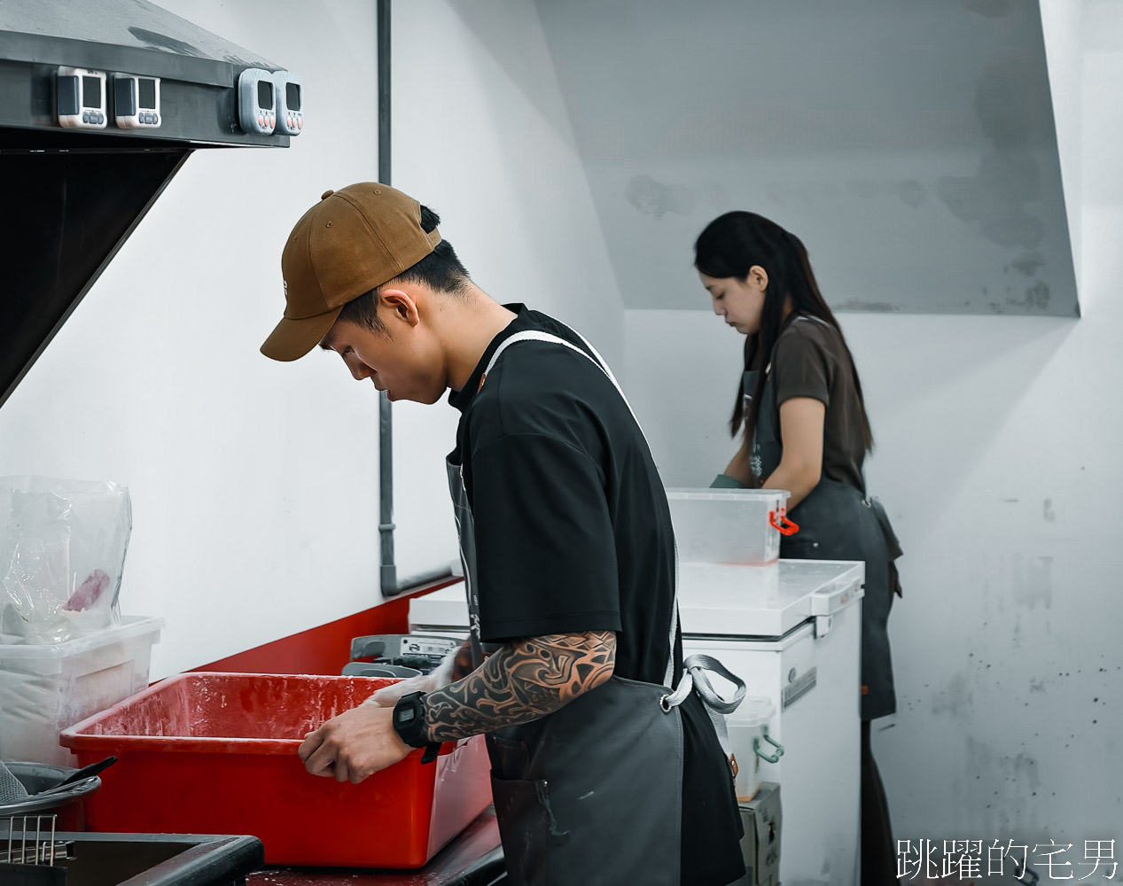 [花蓮美食]胖老爹美式炸雞花蓮中正路旗艦店-花蓮炸雞店開到半夜2點還可以內用，用餐更愜意