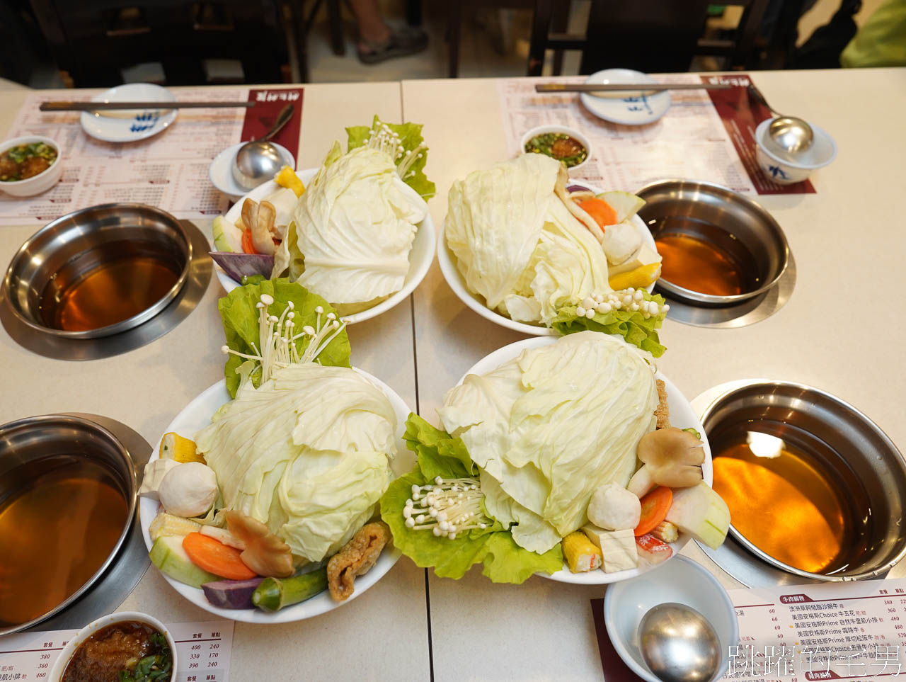 花蓮火鍋推薦「村上村屋涮涮鍋」好久沒喝到這麼好喝的湯底，新鮮海鮮還能自由配，這家花蓮美食推薦