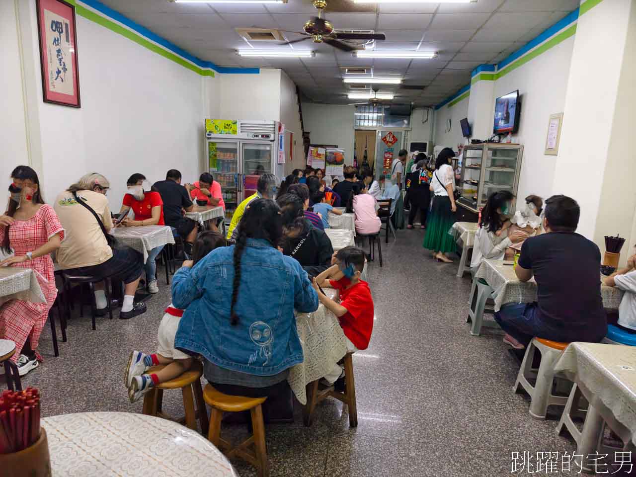 [花蓮美食]魯豫小喫民權店-好吃大滷麵居然還有鮮蝦、豬肝、魷魚，根本是投出古早味什錦麵變化球