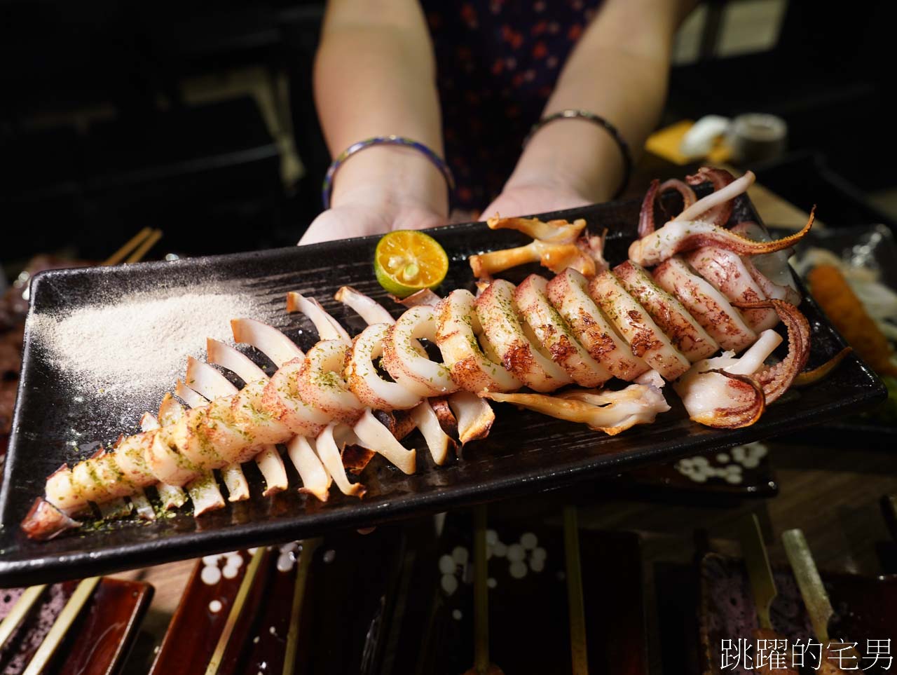 [永和美食]老串角居酒屋永和店-必吃和牛串燒、超大鮭魚肚爽度超滿，永和居酒屋高評價生意超好，老串角居酒屋菜單