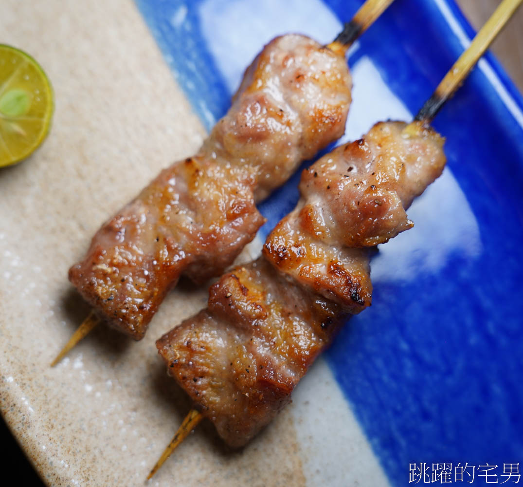 [花蓮居酒屋]上谷串燒-這家師傅烤功真的好，吃得到豬肉特殊部位，熱炒C/P質高，大螢幕挑高環境有包廂，家庭吃飯也很推