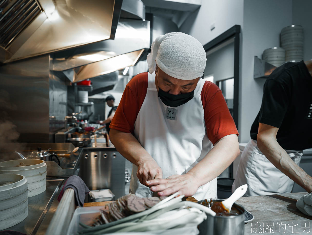 [捷運雙連站美食]川畝園麵食館搬新家-米其林推薦美食價格很實惠，必吃小魚捲餅，服務人員很親切，大同區美食推薦