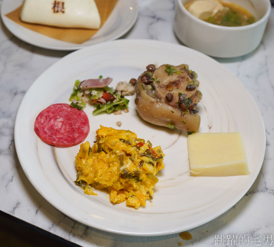 [花蓮吃到飽]煙波太魯閣早午餐吃到飽-早餐就吃松葉蟹，浮誇龍蝦螃蟹湯、松露和牛滷肉飯，還有超美綠地窗景，花蓮飯店吃到飽推薦