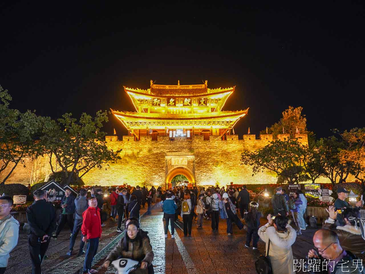 雲南旅行的美好瞬間-我去了大理古城、喜洲古城、巍山古城，有風的地方，原來當地習俗，貓是鎮宅神獸