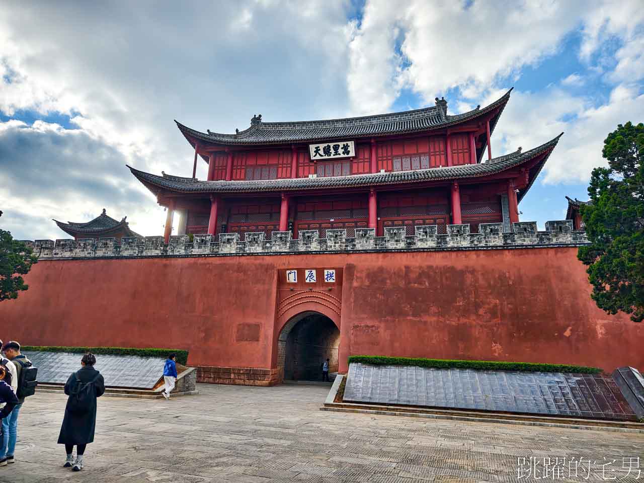 雲南旅行的美好瞬間-我去了大理古城、喜洲古城、巍山古城，有風的地方，原來當地習俗，貓是鎮宅神獸