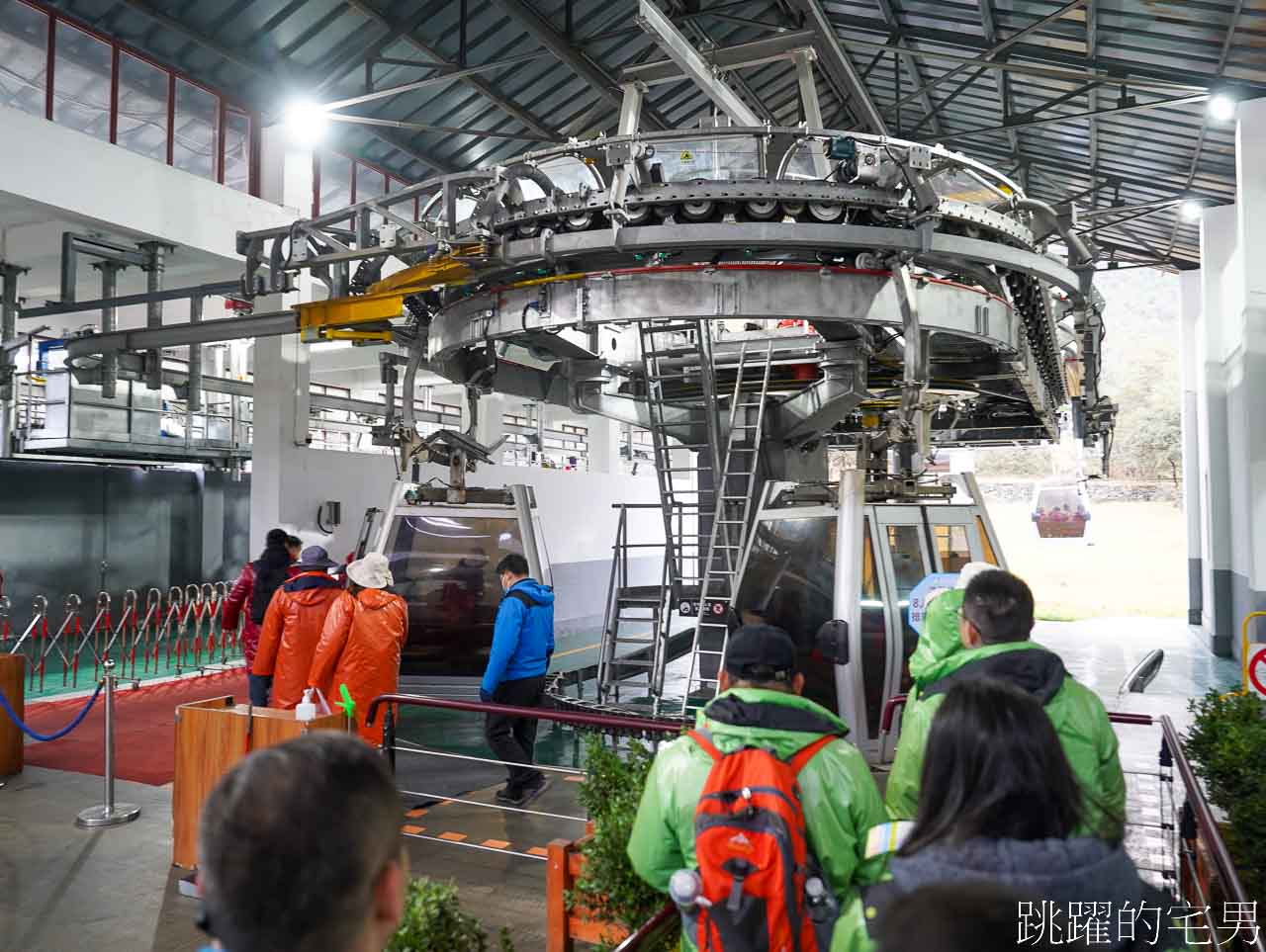 [雲南麗江旅遊]必去雲南景點-壯觀的玉龍雪山、夢幻藍月湖令人驚豔!