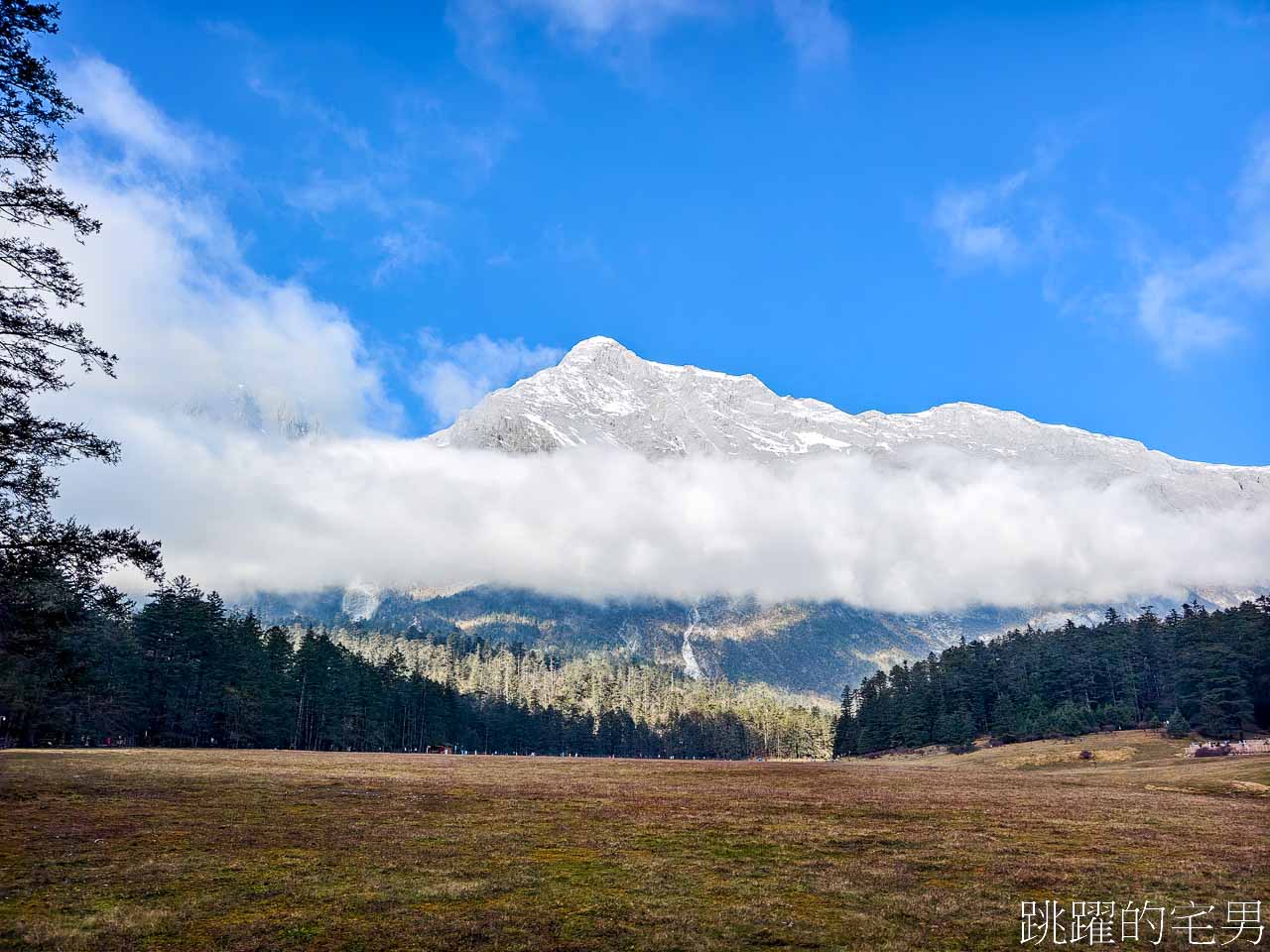 [雲南麗江旅遊]必去雲南景點-壯觀的玉龍雪山、夢幻藍月湖令人驚豔!