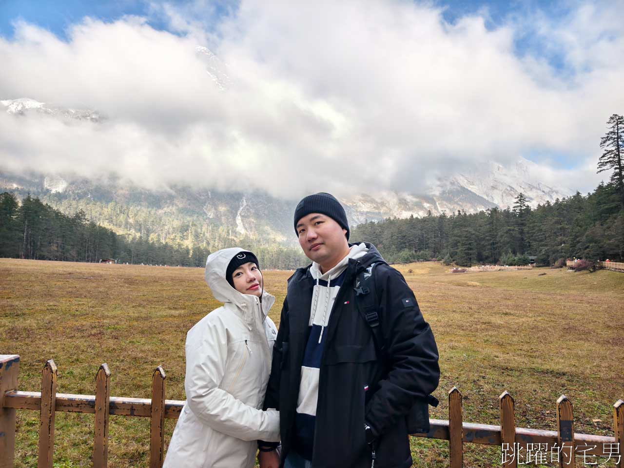 [雲南麗江旅遊]必去雲南景點-壯觀的玉龍雪山、夢幻藍月湖令人驚豔!