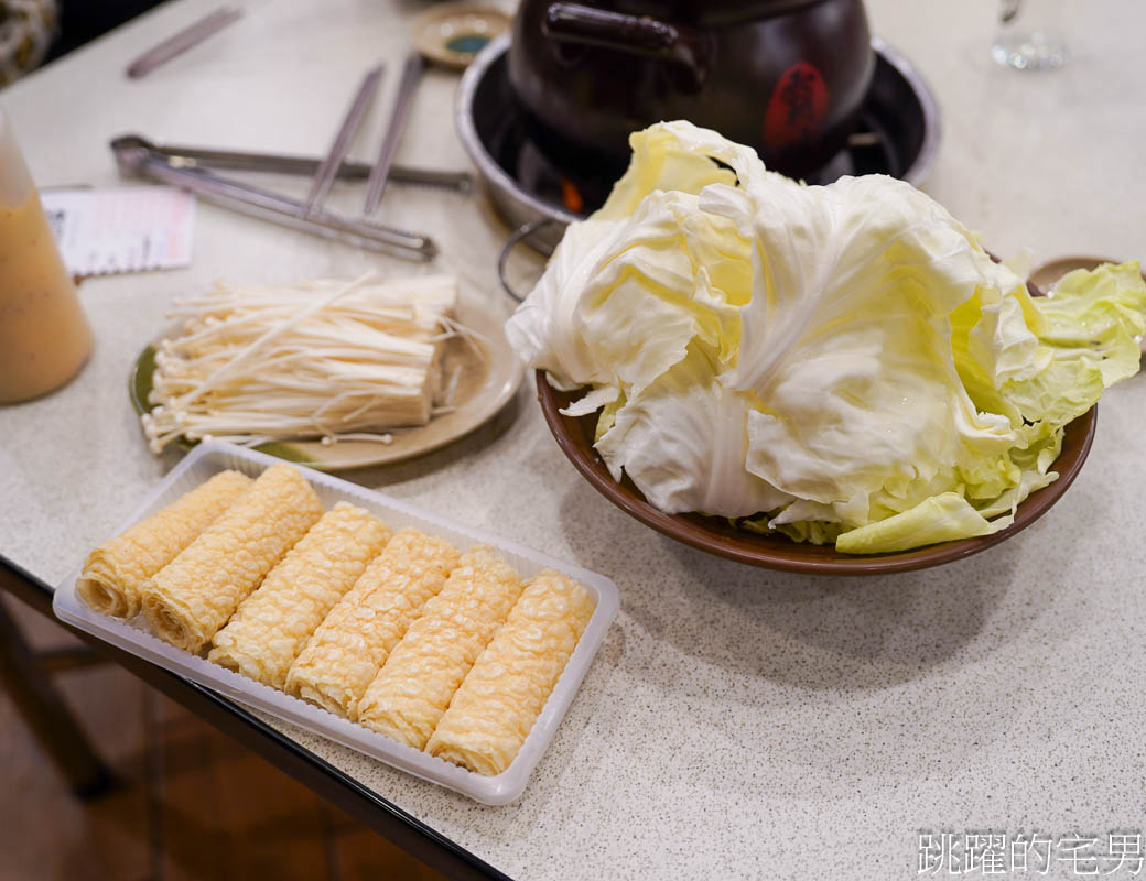 [花蓮美食]霸味薑母鴨花蓮旗艦店-花蓮薑母鴨推薦，好喝湯頭一口就知道，鴨肉丸子有夠多，回家煮更好吃