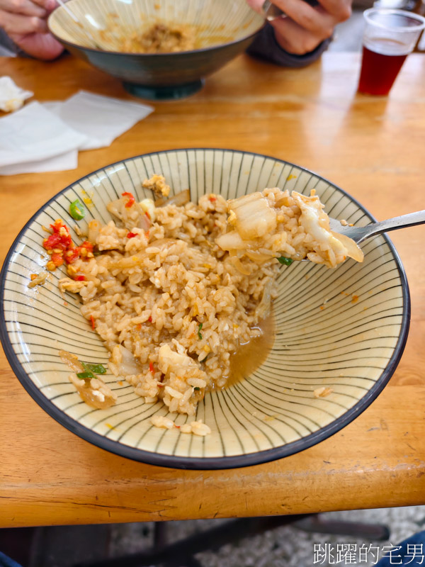 [吉安美食]鐵道牛丼家-大份量花蓮咖哩豬排飯一直改名字，老口味都沒變100分，店貓可愛親人