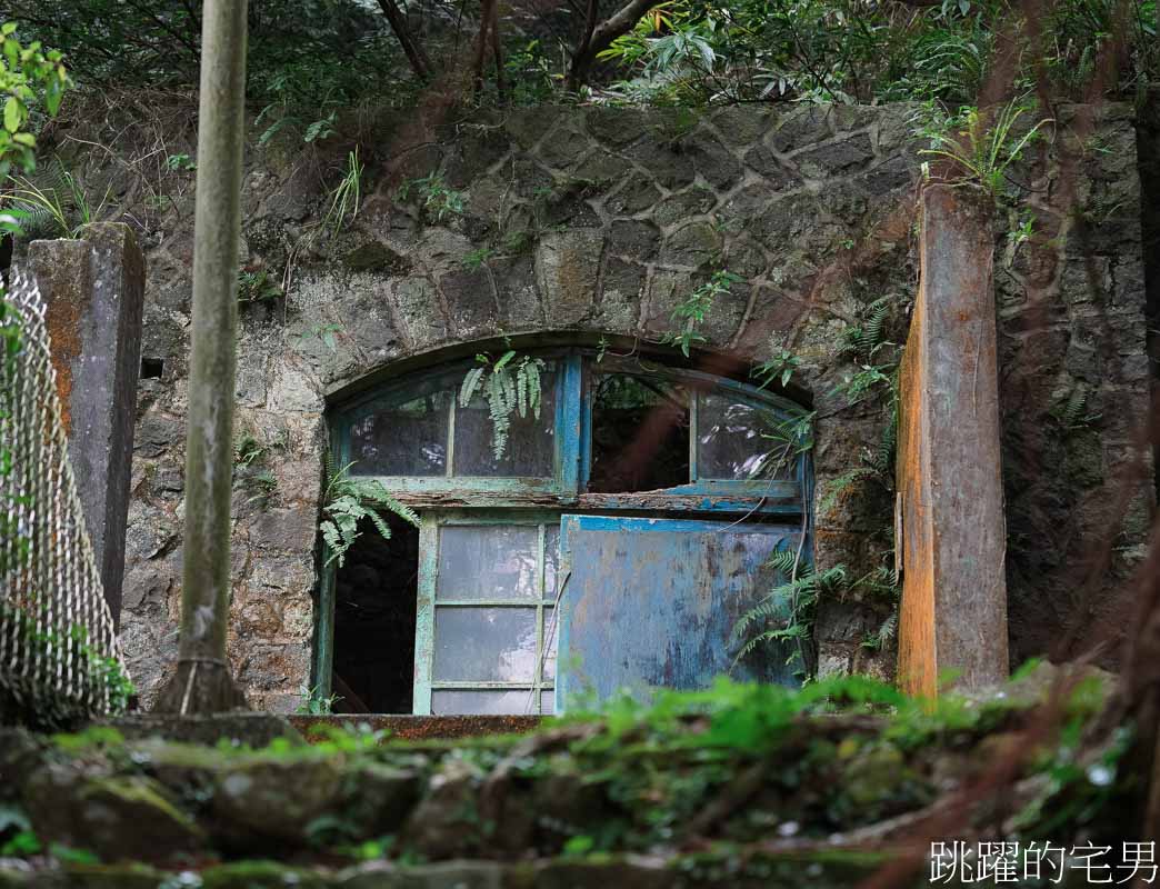 [台北秘境]草山水道藍寶石泉-千年湧泉傳說，湧泉有如藍寶石般美麗，瀑布自然景觀盡入眼簾，這絕對是陽明山秘境，藍寶石泉申請方式