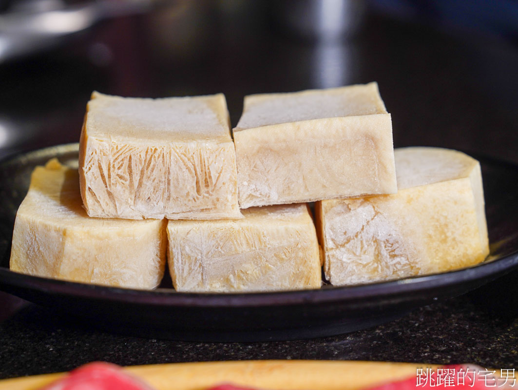 [花蓮火鍋]桃禧炭火鍋物 -花蓮炭火火鍋必點酸菜剝皮辣椒雞，北海道牛奶冰淇淋、飲料暢飲、必吃南門市場蛋餃、澎湖花枝蝦漿