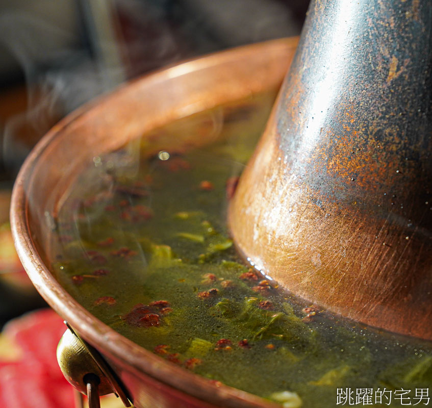 [花蓮火鍋]桃禧炭火鍋物 -花蓮炭火火鍋必點酸菜剝皮辣椒雞，北海道牛奶冰淇淋、飲料暢飲、必吃南門市場蛋餃、澎湖花枝蝦漿