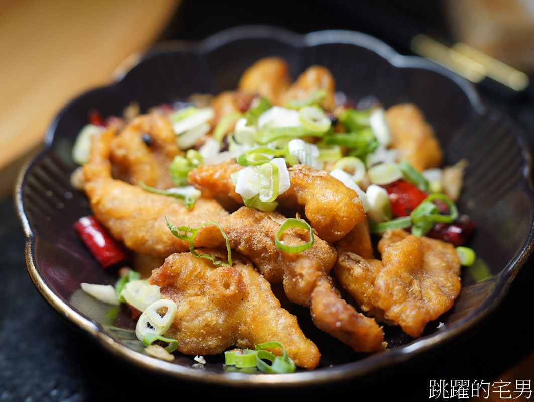 [花蓮火鍋]桃禧炭火鍋物 -花蓮炭火火鍋必點酸菜剝皮辣椒雞，北海道牛奶冰淇淋、飲料暢飲、必吃南門市場蛋餃、澎湖花枝蝦漿