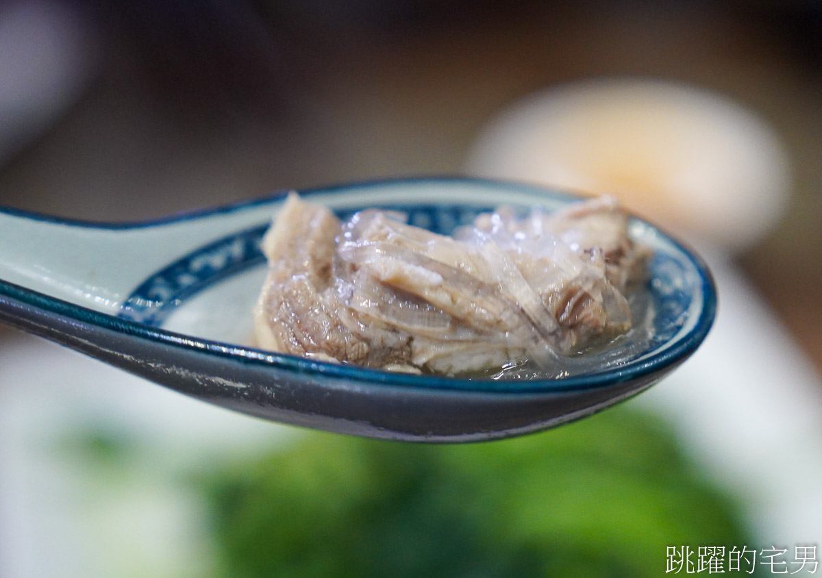 [花蓮美食]一碗小-評價5千則近百年老屋好吃清燉羊肉、牛肉麵，濃郁黑糖粉圓超滿足